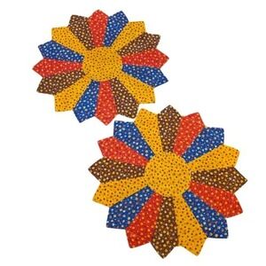 Vintage Dresden Plate Quilt Block Placemats Set of 2 Calico Floral Sunburst 14"